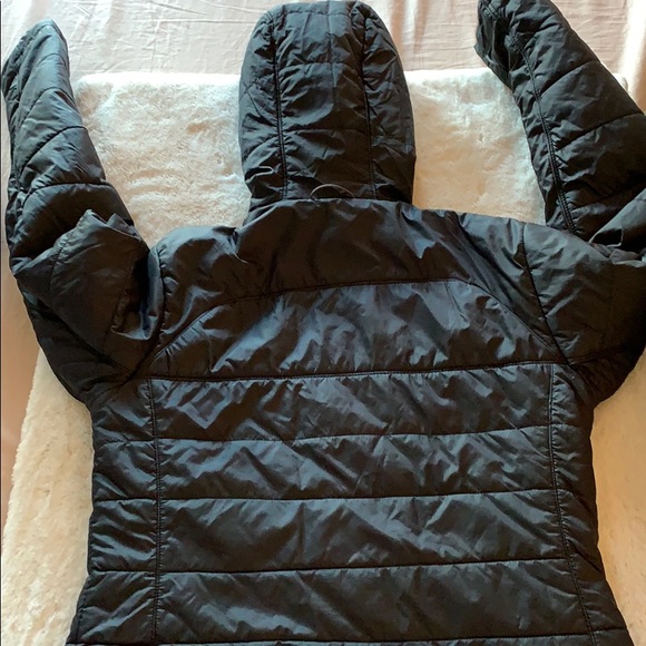 Columbia Jacket. Size XS. - Picture 2 of 3